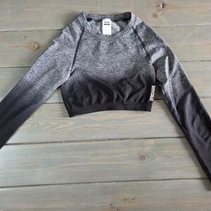 Gymshark Seamless Ombre Long Sleeve Crop Top Medium Black Gray